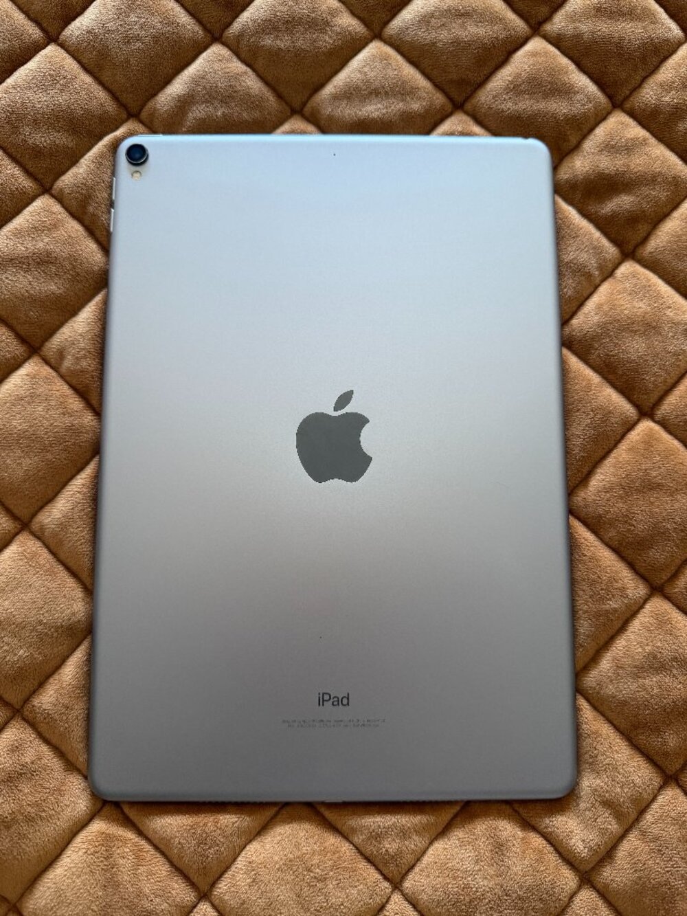 2017 Apple iPad Pro 64GB WiFi Only 10.5" Grey